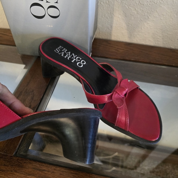 Franco Sarto red leather kitten heels - Picture 6 of 7